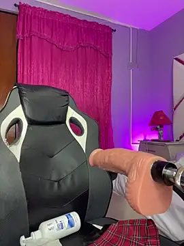 LunaaRosse live sex cam