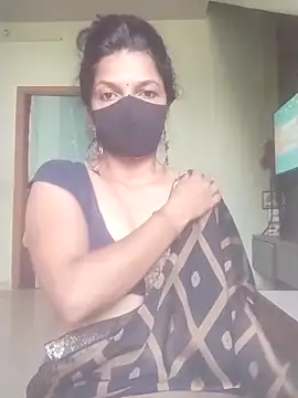 Webcam Model (Shuttii_25) is live