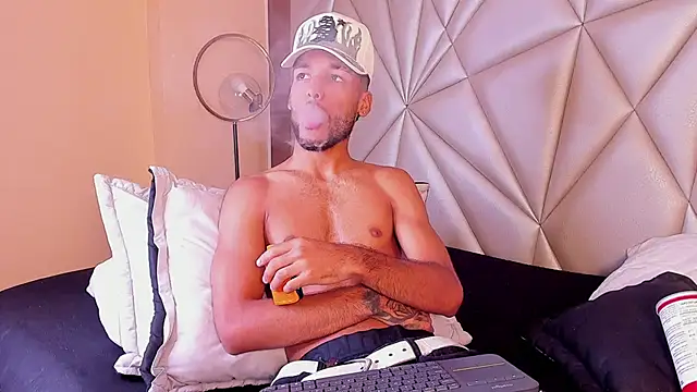 thiagoferreti (M twink) - Balls Play 🍌🔥