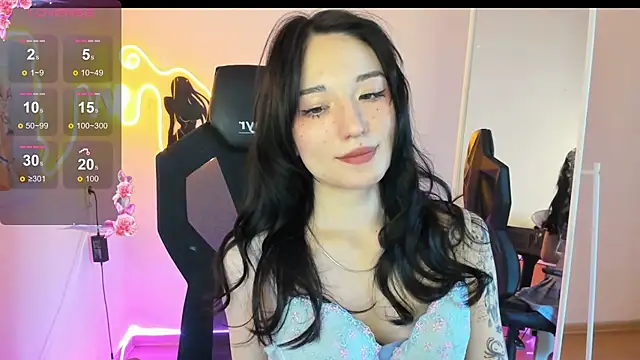 aliceeinwonderlanddd (F teen) - Show the legs