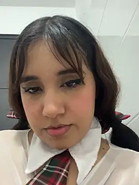 samantthaescobar (F young) - For the top 100 ✨✨