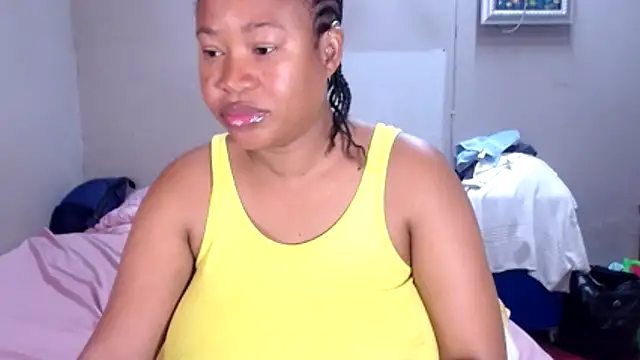 bigareola26 (F milf) - I like men who know what they want !