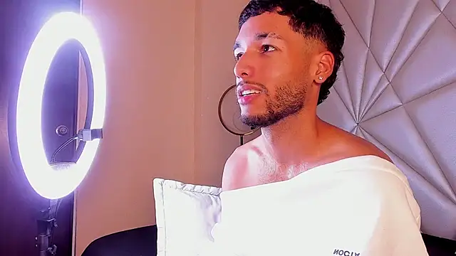 Thiagoferreti's live cam