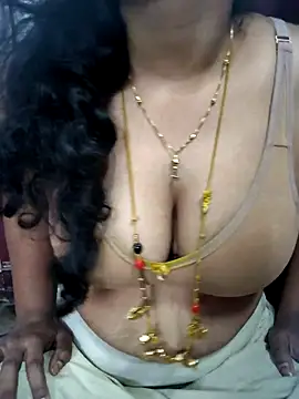 tuttifrutti17 (F young) - Boobs oil