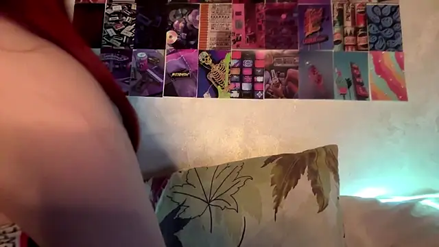 atticrystal (F teen) - air kiss