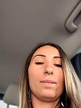 Webcam Model (Wonder_Kari)  is live.Free join now!