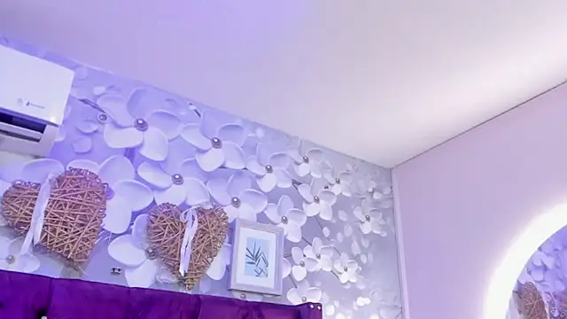 lux_bitchx (F teen) - Finger ass+oil🔥