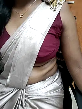 Webcam Model (Tamilmallu-duskygirl03)  is live.Free join now!