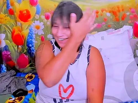 indianroxy - Indianroxy's free webcam - UK Sex Cams