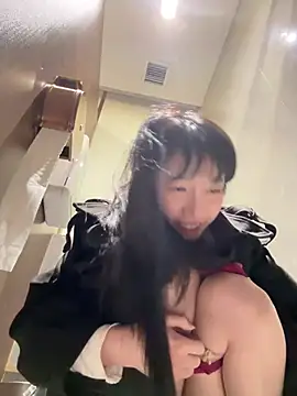 美女yourkeer在线直播