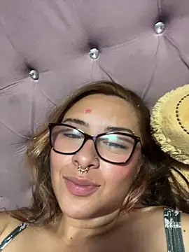 sophiie_lux_ - SOPHIIE_LUX_'s free webcam - UK Sex Cams