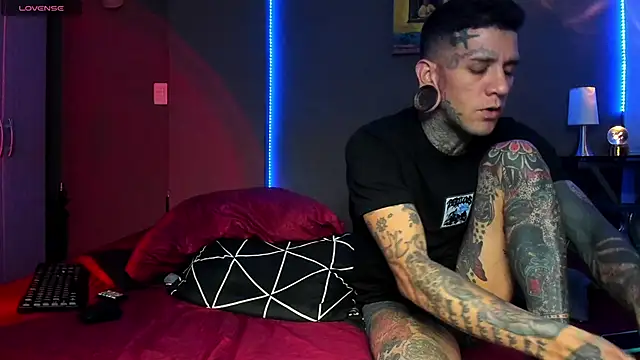 cleoo_jhonny - Cleoo_jhonny's free webcam - UK Sex Cams