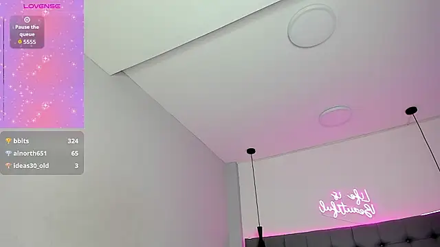 scarletcherry18 live sex cam