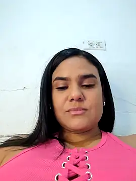 Webcam Model (AntonellaShot)  is live.Free join now!