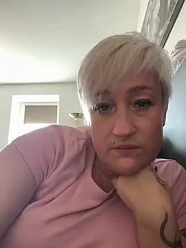 Webcam Model (Rozendefotz)  is live.Free join now!