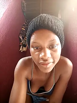 Webcam Model (Petite_li)  is live.Free join now!