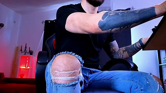 mightyaaron66 - MightyAaron66's free webcam - UK Sex Cams