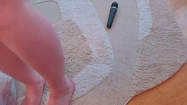 soniascott (F young) - SLAP FOR MY NAUGHTY BOOBS