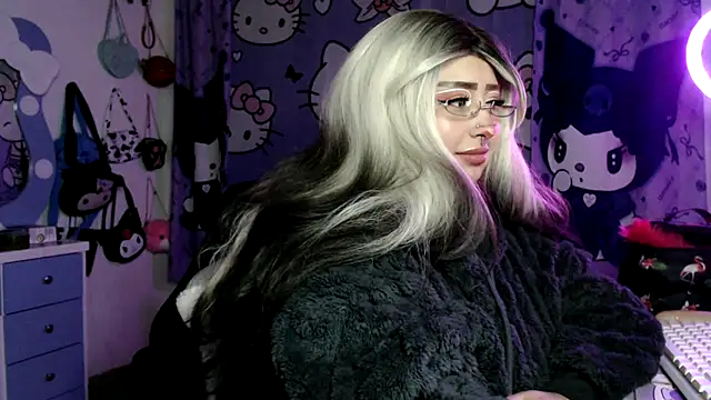 lussyevans24 live sex cam