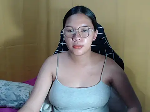 lovely_reb - Lovely_reb's free webcam - UK Sex Cams