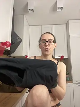 martiniiselenna - MartiniiSelenna's free webcam - UK Sex Cams