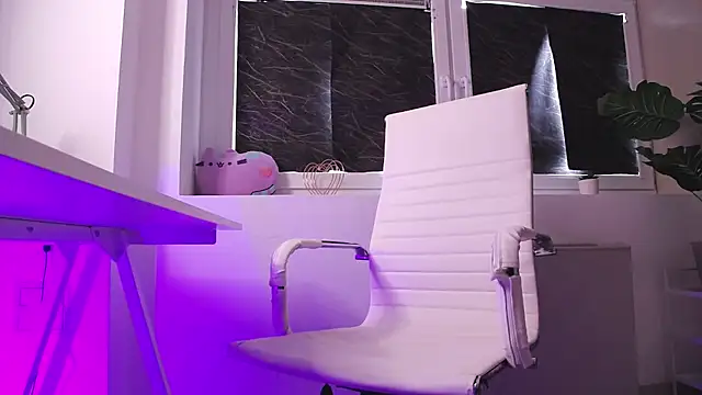 leiacrane - LeiaCrane's free webcam - UK Sex Cams