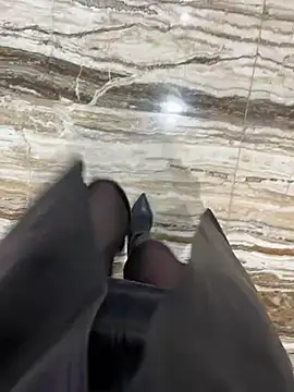 美女petoys在线直播