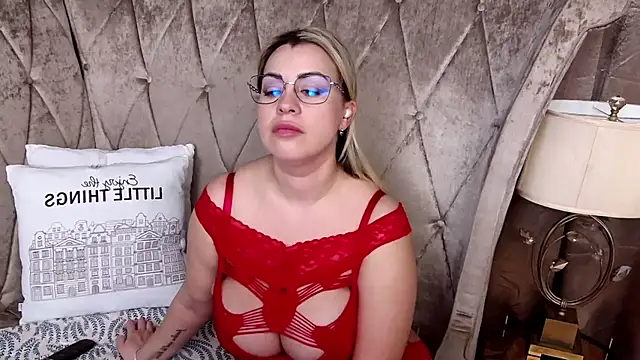 BustyGizelle's Stripchat show and profile