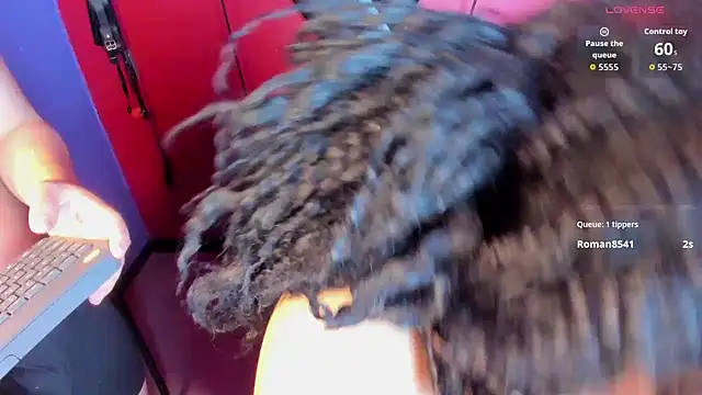 jackson_n_scarlett - Jackson_n_Scarlett's free webcam - UK Sex Cams