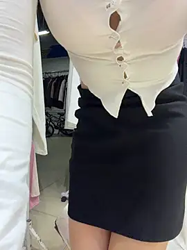 美女Selenaaaaa-在线直播