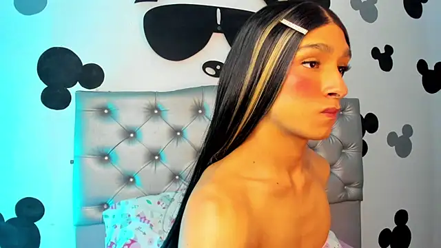 AdharaSkinny_ live sex cam