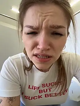 StreetSquirt live sex cam