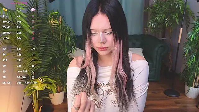 kittenlolla (F teen) - flash pussy