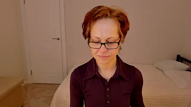 lioraweiss (F milf) - sexy lingerie..?