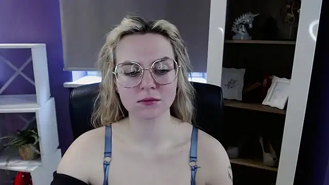 zoey_erotic (F young) - pay my bills