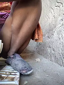 Webcam Model (aunty_sumy) is live