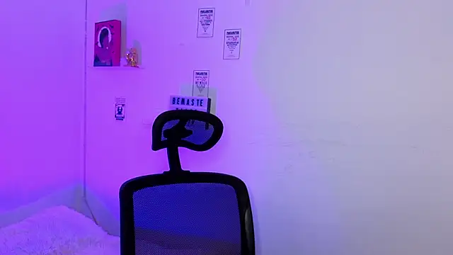 emily_lindey - Emily_Lindey's free webcam - UK Sex Cams