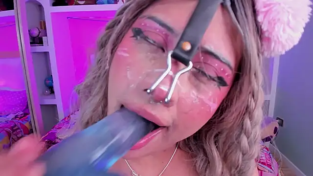 miss___megan - Miss___megan's free webcam - UK Sex Cams