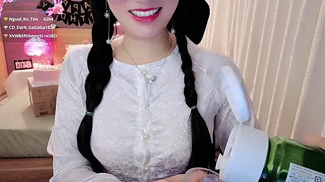 jennie-16 - JENNIE-16's free webcam - UK Sex Cams