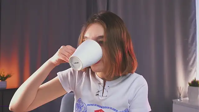 Leyla_crsh live sex cam