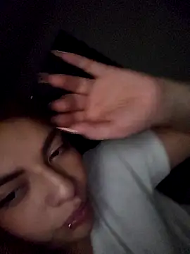 mila_curvy live sex cam