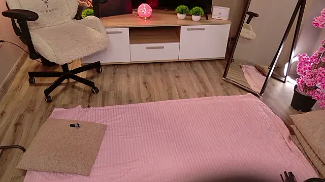 clima_muse (F milf) - 1 finger in the ass