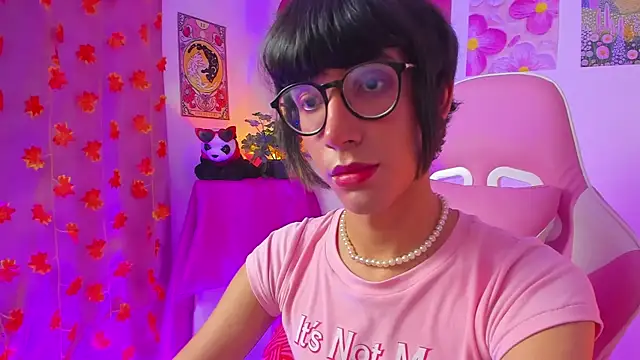 madeline_21 (T young) - Show feet + kiss dildo