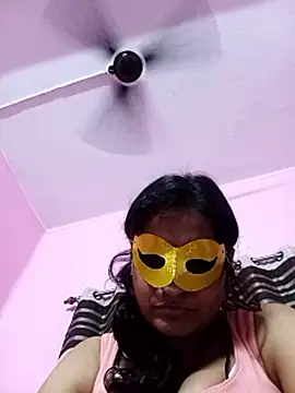 Webcam Model (Gullapi)  is live.Free join now!