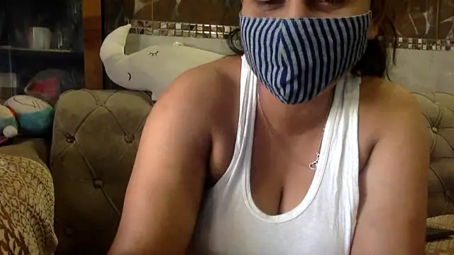 haanikaur_saavi (F young) - open boobs