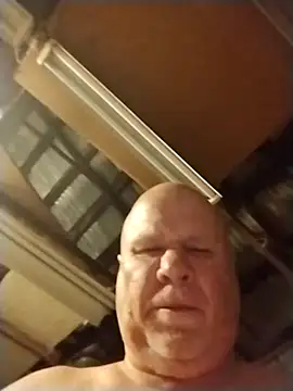 Reddog833 live sex cam