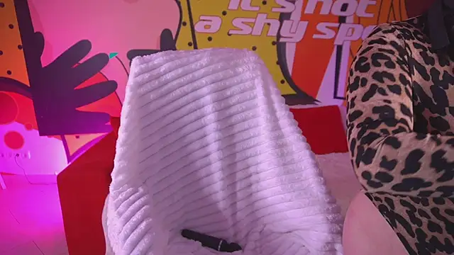 daenerys_daenn - Daenerys_Daenn's free webcam - UK Sex Cams