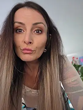 annamaria- - AnnaMaria-'s free webcam - UK Sex Cams