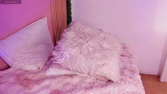 winnie_cutee - Winnie_cutee's free webcam - UK Sex Cams