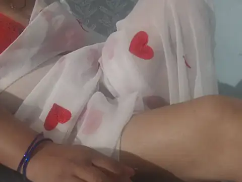 cute-priy (F young) - pussy with oil massaag  2 mint fingering